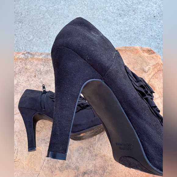 Black Suede Like Madden Girl Booties (Size 8) - Picture 6 of 13